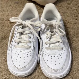 White Nike Kids Athletic Sneakers - Classic Low-Top size 11C